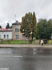 Przestronny dom z ogrodem w samym centrum.