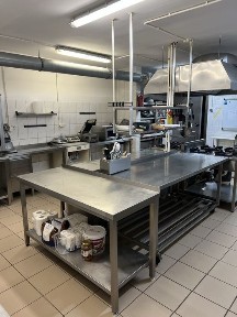 1️⃣ Kuchnia produkcyjna 220 m² - gotowa pod catering | Warszawa