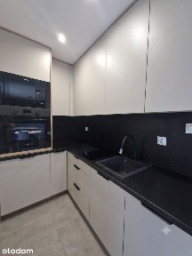 W pełni wyposażone 30m2 mieszkanie w centrum.
