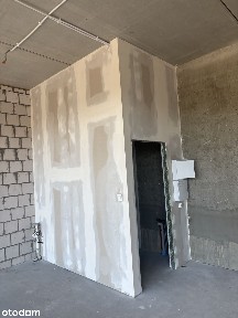 Nowoczesny lokal usługowy na parterze z witryną w Gdyni Wiczlino