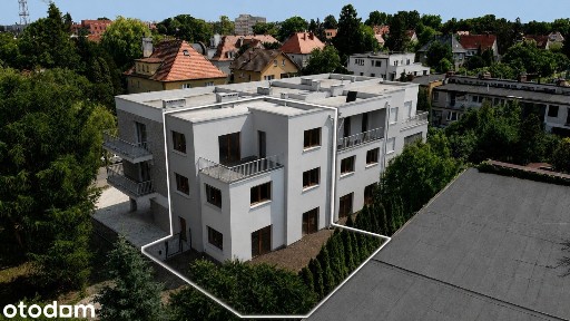 Dwukondygnacyjny apartament w centrum z tarasem i ogrodem