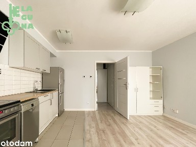 Gdynia Dąbrowa, 56m2, trzy pokoje, balkon, garaż, pierwsze piętro