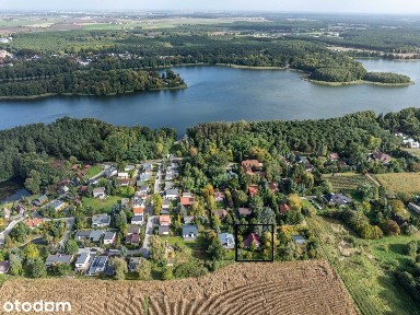 Dom przy jeziorze na sprzedaż