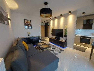 Wynajmę kawalerkę (32m²) ul. Kościuszki wraz z miejscem postojowym w garażu podziemnym oraz komórką lokatorską.