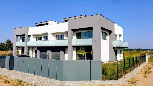 Nowoczesny bliźniak z tarasem na dachu