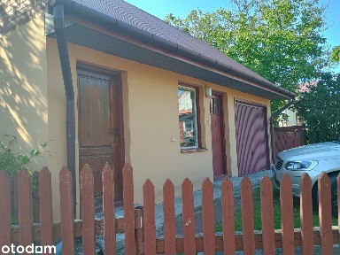 Dom z garażem i strychem na sprzedaż