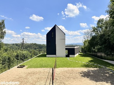 Nowoczesny dom z jacuzzi, panoramicznym widokiem i pełną prywatnością