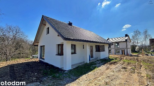 Nowy, funkcjonalny dom do wykończenia