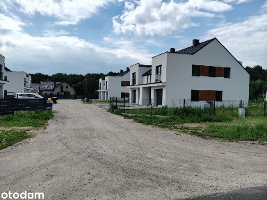 Dom w zabudowie bliźniaczej Pompa ciepła