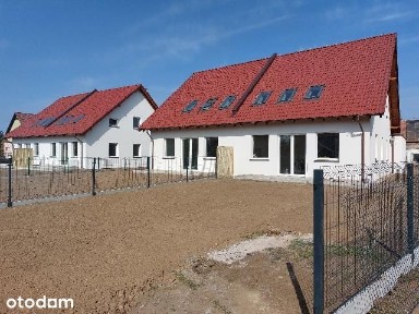 Dom w zabudowie blizniaczej Serby