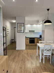 Mieszkanie 2-pokoje na wynajem, 40m2, 3 min. od metro szwedzka, miejsce parkingowe