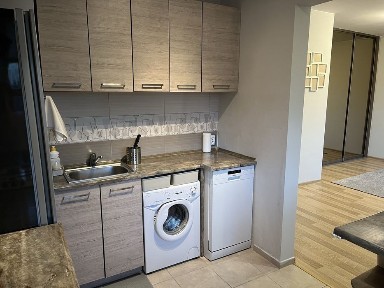 Przytulna kawalerka 31 m² | Metro Stokłosy 1 min | Duży balkon | Dembowskiego bezposrednio od wlasciciela