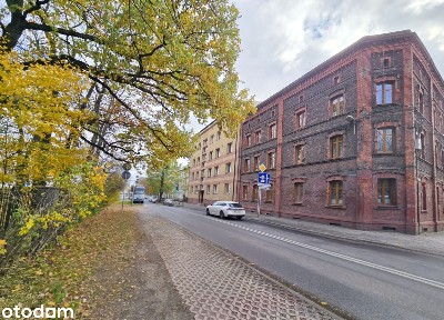 Wyremontowana kamienica, róg Barbary i Parkowej, lokale mieszkalne