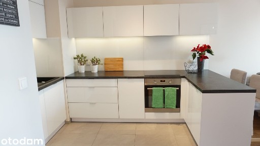 Przestronny apartament z duża komórką naprzeciwko, Mp, Muchowiec