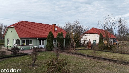WYJĄTKOWA POSIADŁOŚĆ Z POTENCJAŁEM STAJNIRYCZOŁEK