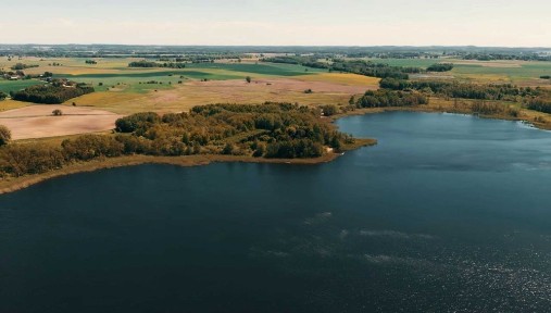 Dom na jeziorem/drewniany/z działką/pod klucz
