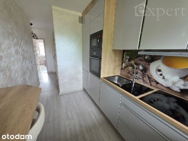 Ładne 3 oddzielne pokoje z balkonem na 1 piętrze