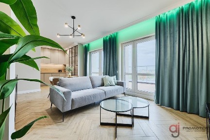 Oferta wynajmu 3-pokojowego apartamentu przy ul. Kilińskiego 121 z 40 metrowym tarasem.