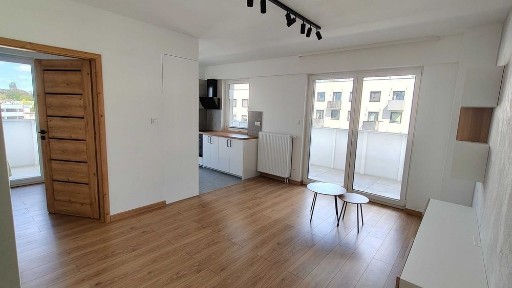 Do wynajęcia nowe mieszkanie 2 pokoje, taras 25m² + miejsce postojowe w garażu + komórka lokatorska, zlokalizowane przy ul. Parkowej.