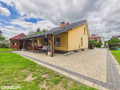 Dom 93 m², drugi budynek mieszkalny, garaż