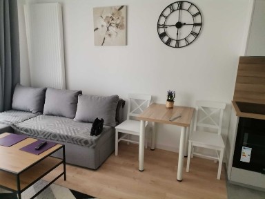 Wynajmę dwupokojowy apartament na ul. Jurowieckiej 13 w Białymstoku.