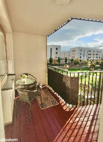 Dwupokojowe mieszkanie umeblowane. Garaż i duży balkon.