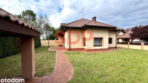 Bliźniak na zamkniętym osiedlu