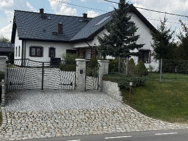 Wyjątkowy dom dwurodzinny z widokiem na góry
