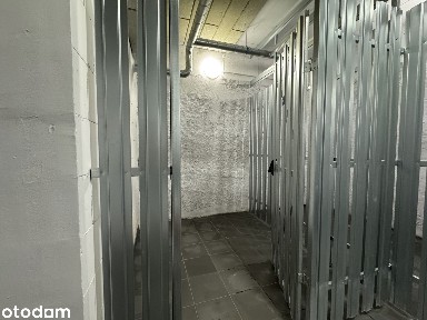 Wynajmę komórkę lokatorską 4 m2 - Poznań, ul. Ptasia 28 (Faktura VAT)