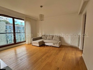 Wola-Rondo Daszyńskiego - 50m2- garaż-komórka- 2 pokoje