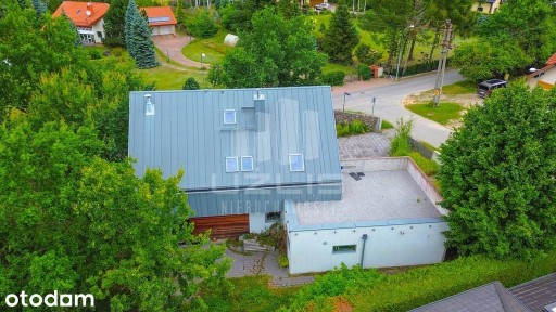Luksusowy dom z antresolą, panoramicznymi oknami