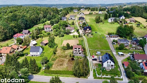 Trzykondygnacyjny dom w Krzywaczce na działce 2000m2