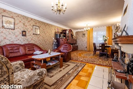 Wolnostojący dom na sprzedaż w centrum miasta, 3 kondygnacje, 217m²