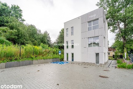 Nowoczesny budynek medyczno-usługowy | Kurdwanów