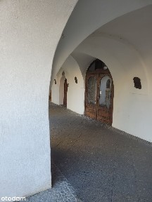 LOKAL GASTRONOMICZNY TARNOWSKIE GÓRY RYNEK 18-PODCIENIA