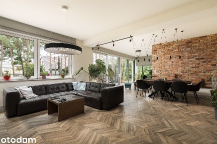 Dom z osobnym 2 pokojowym apartamentem i oranżerią