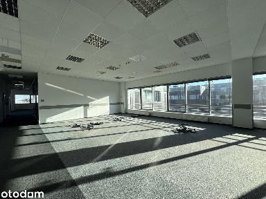 Nowoczesne biuro klasy A na Muchoborskiej | ¼ piętra | Parking