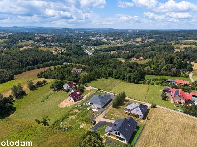 Niepowtarzalny parterowy dom 317m2 z piwnicą. Widokowa działka 15,2 ar