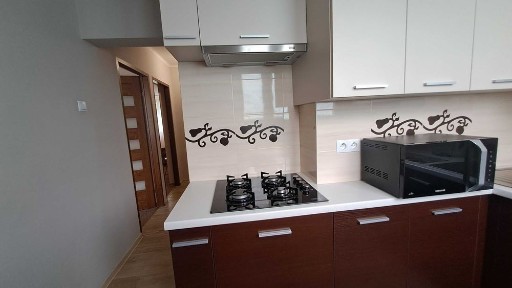 Do wynajęcia mieszkanie 44 m2, dwa oddzielne pokoje, osobna jasna kuchnia, Osiedle Piastów, ul. Krzywoustego, w centrum Rzeszowa.