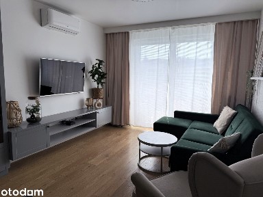 Jasne 2 pokoje 44 m² | ostatnie piętro | loggia | klimatyzacja | garaż