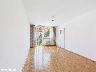 Komandorska/38,5 m²/2 pokoje naprzeciw Ue.