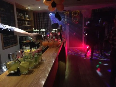 Lokal na 18stkę, 40stkę, kompleksowo z alkoholem i poczęstunkiem