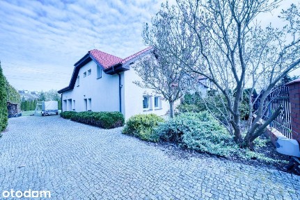 Dom wolnostojący 196,7 m² duża działka 2 garaże