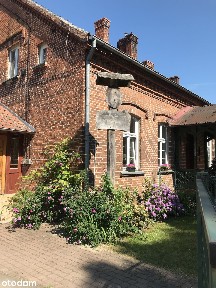 Dom z piwnicą i garażem w spokojnej wsi