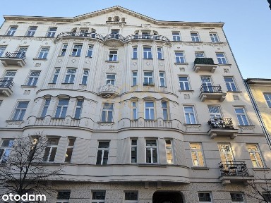 Biuro W Zabytkowej Kamienicy Poznańska