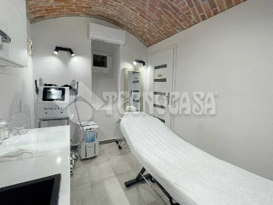 Lokal pod działalność usługową np. salon kosmetyczny - Stare Miasto - ul. Łobzowska
