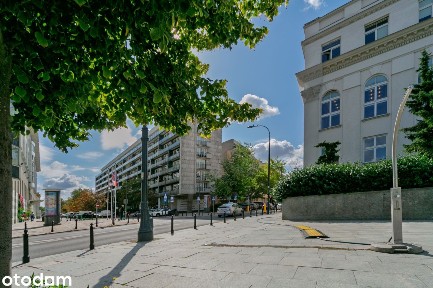 Prestiżowy apartament z 2 balkonami, garażem i potencjałem: Warszaw.