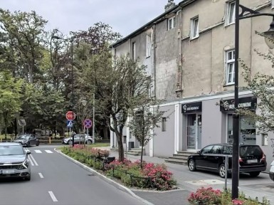 Lokal z Witryną.