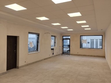 Wynajmę lokal usługowo/handlowy, 73,50 m2 wraz z ogródkiem.