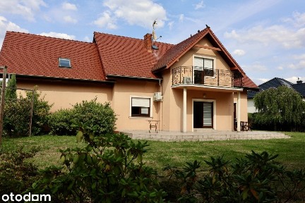 Przestronny dom z dużym ogrodem, 2 garaże, klimatyzacja
